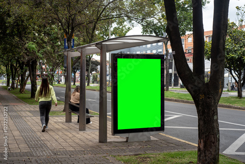 Cuadro en lienzo Publicidad de paradero de bus. Mock up