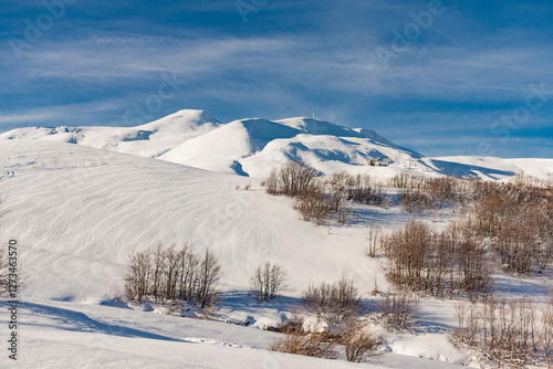 L'appennino completamente imbiancato da una neve meravigiiosa photo