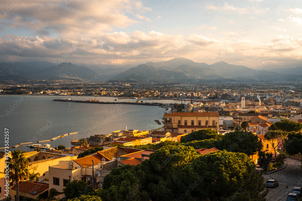 Obraz premium Milazzo, Sicily, Italy. Panorama of the city at sunset