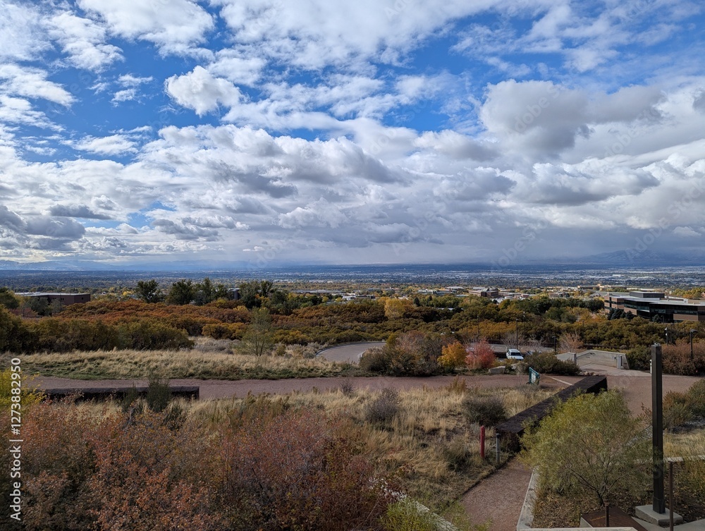 Naklejka premium Stunning Autumn Colors in the Salt Lake City Foothills Landscape