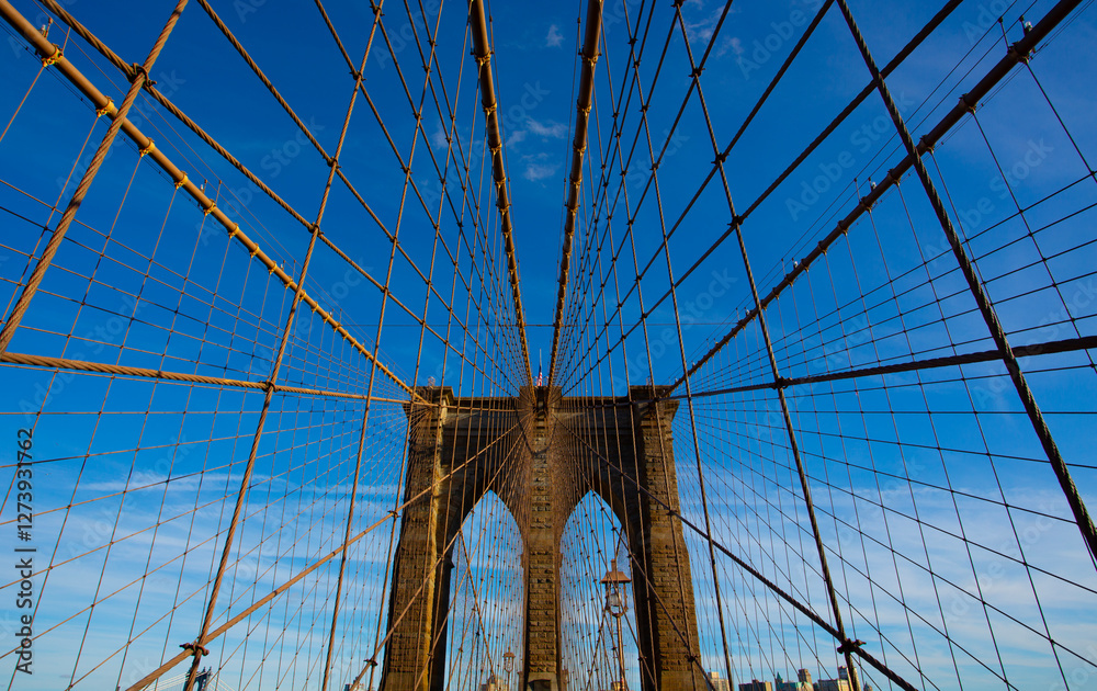 Obraz premium Brooklyn bridge ,wide range low angle with good weather