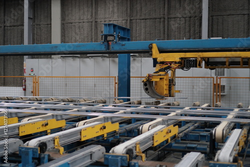 Aluminium extrusion profile in Factory Warehouse Machine