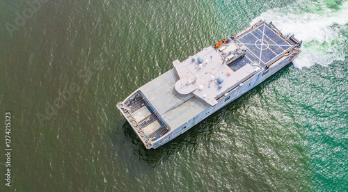 amphibious transport ship of the Navy