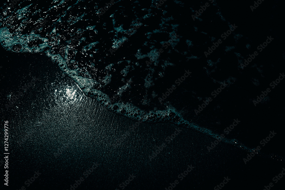 Fototapeta premium dark beach close up