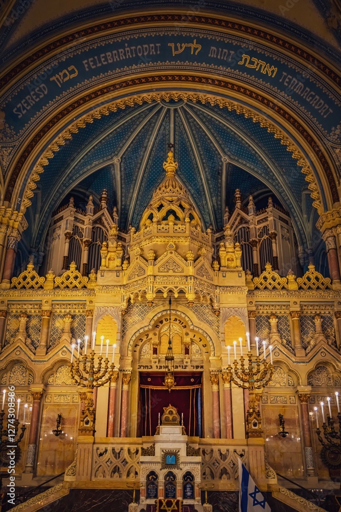 Obraz premium interior of the Szeged, Hungary synagogue build in 1902. 