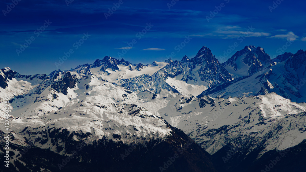 Obraz premium Mountain landscape in La Clusaz in the French Alps, under snow.