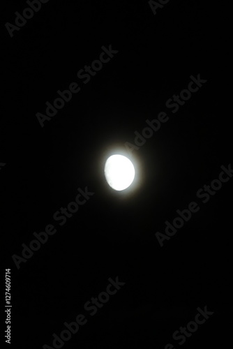 lune  dans la nuit