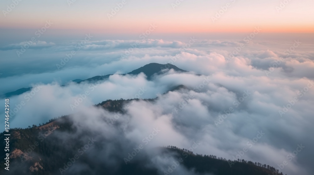 Obraz premium time lapse clouds over mountain
