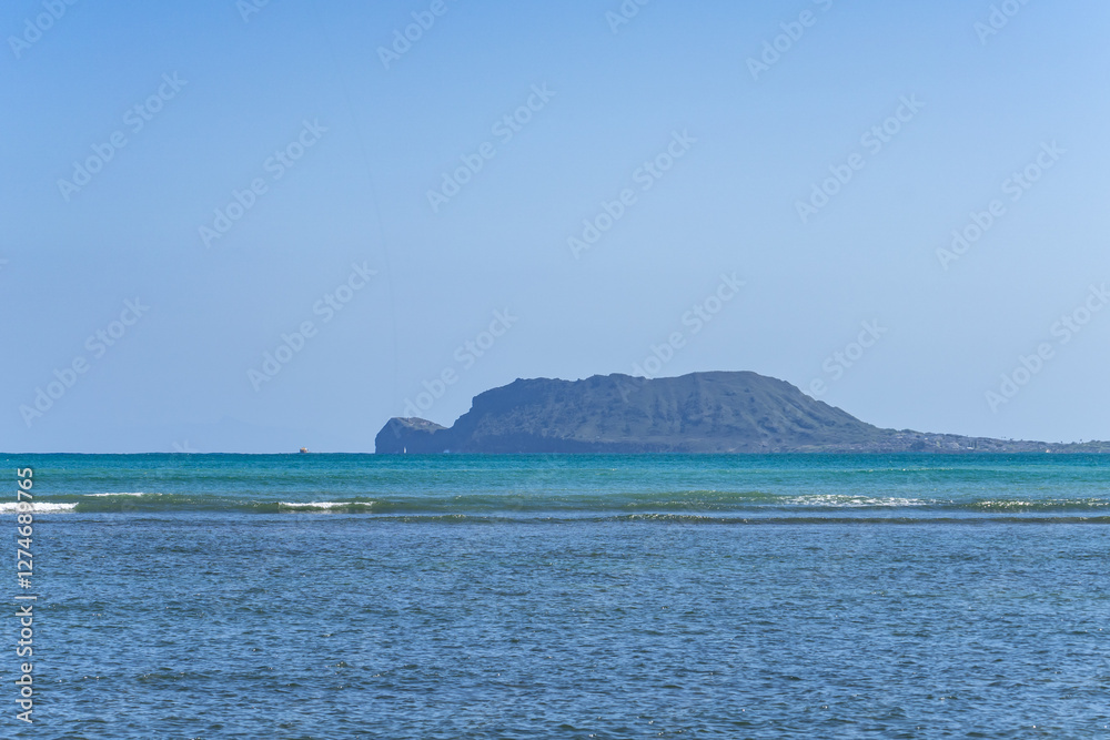 Ulupaʻu Crater / Mōkapu Peninsula, Kualoa Regional Park, Honolulu, Oahu, Hawaii. Windward Coast. Ulupaʻu Crater / Mōkapu Peninsula, Kualoa Regional Park, Honolulu, Oahu, Hawaii. Windward Coast.