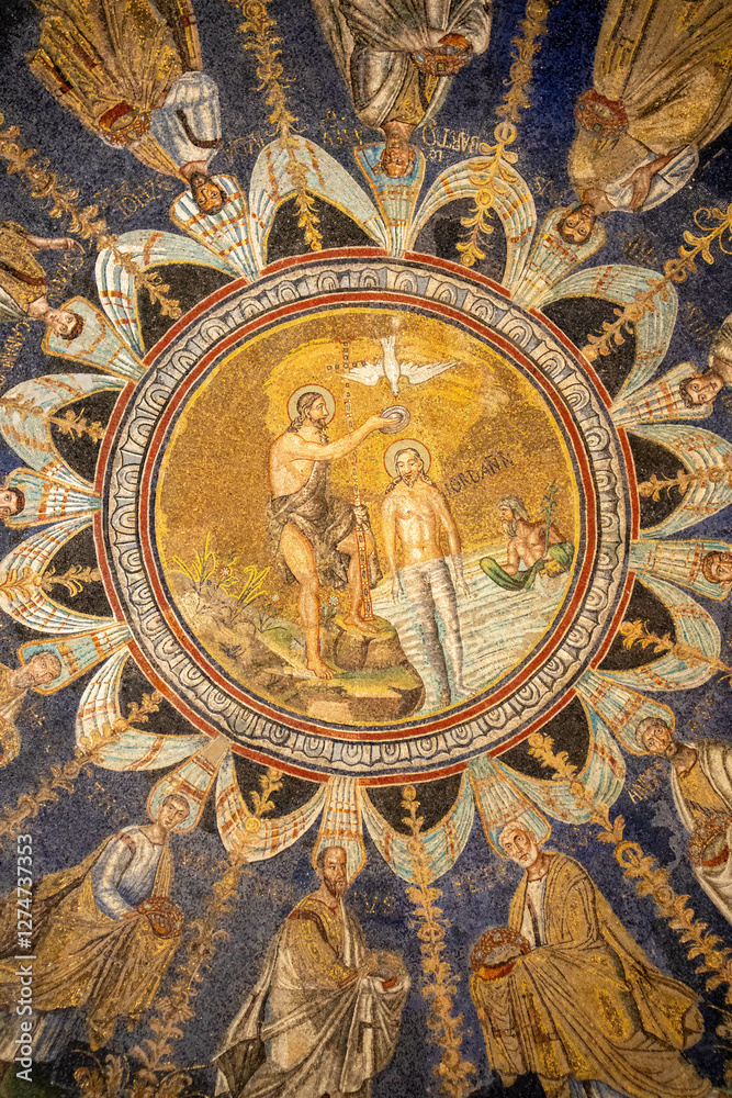 Φωτογραφία Il mosaico del soffitto del Battistero Neoniano, città di Ravenna, Emilia Romagn