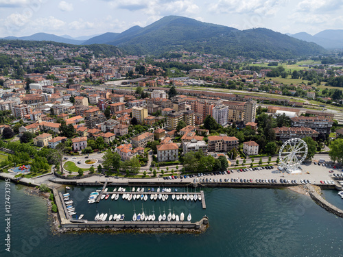 Tableau sur toile Aerial view of Luino, Maggiore lake, Italy