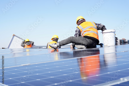 Wallpaper Mural Workers install solar photovoltaic panels Torontodigital.ca