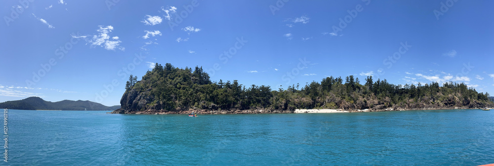 Panoramic landscape view of Whitsunday Island