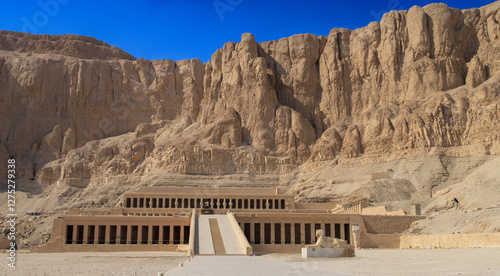 Impresionante vista del templo de Karnak en Luxor, Egipto