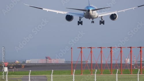 飛行機　旅客機　着陸