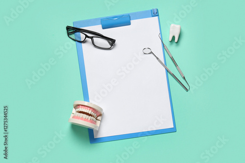 Artificial jaw with tooth m...