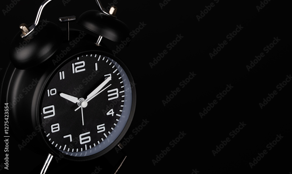 Fototapeta premium Classic desktop alarm clock 