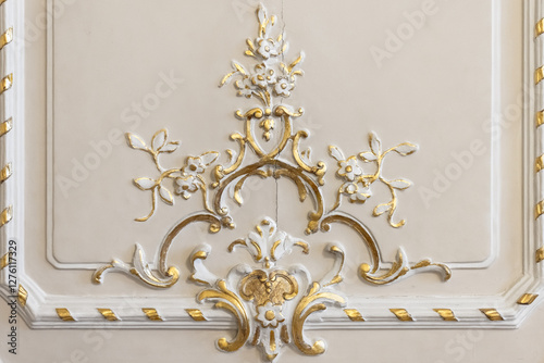 Elegant White and Gold Ornate Decorative Element in Baroque Style