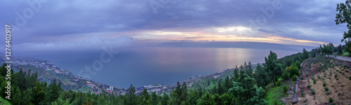 Obraz na płótnie Panoramic sunrise view of the Sea of Galilee w salonie