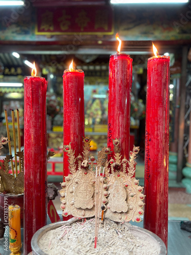 Obraz na płótnie Candles at Guan Yu Shrine in china town of Bangkok w salonie