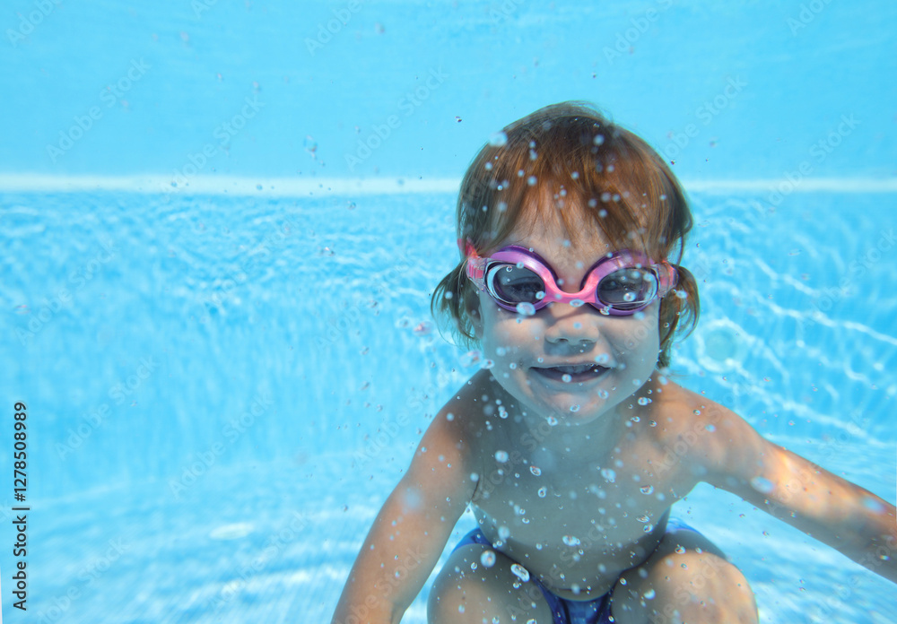 Underwater Baby swimming