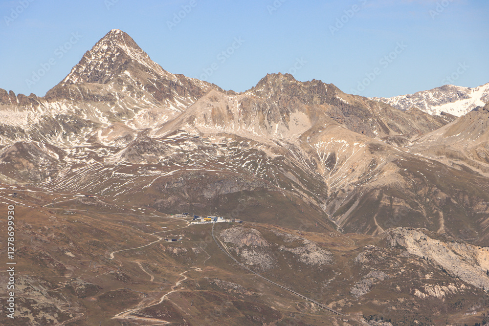 custom made wallpaper toronto digitalBlickfang der Albula Alpen; Markante Pyramide des Piz Ot (3246) von Murtel gesehen