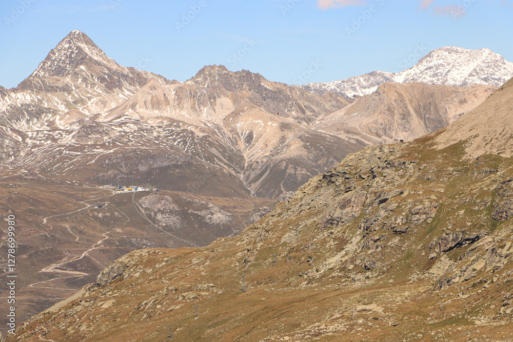 custom made wallpaper toronto digitalBergkette der Albula Alpen über dem Oberengadiner Hochtal; Blick von Murtel auf Piz Ot (3246) und Piz Üertsch (3267)