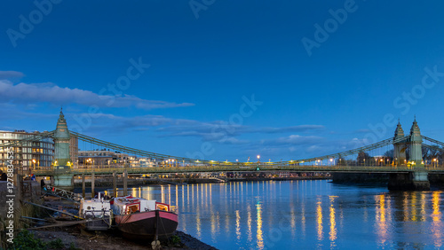 Beautiful bridge over the Rive Thames at dusk