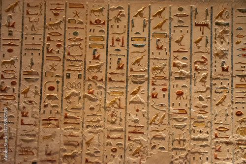 Fotografia Hieroglyph paintings on the wall in the tomb of Rameses IV in the Valley of the Kings