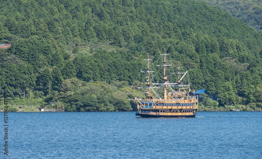 Hakone Sightseeing Cruise pirate ship-shaped boat Hakone Sightseeing Cruise pirate ship-shaped boat