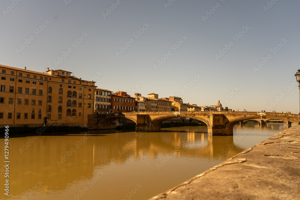Fototapeta premium Florence bridge on Arno River