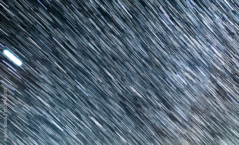 Obraz premium Milky Way Galaxy Star Trails in South Sky Above Red Rock Canyon Astrophotography in Mojave Desert California USA