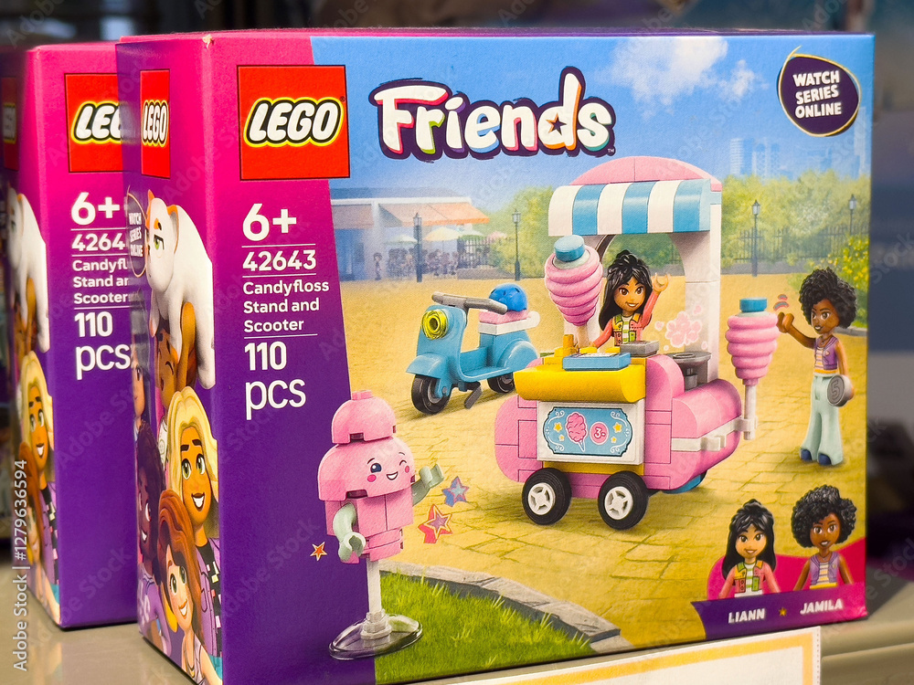 Naklejka premium Lego friends candyfloss stand with scooter set for children