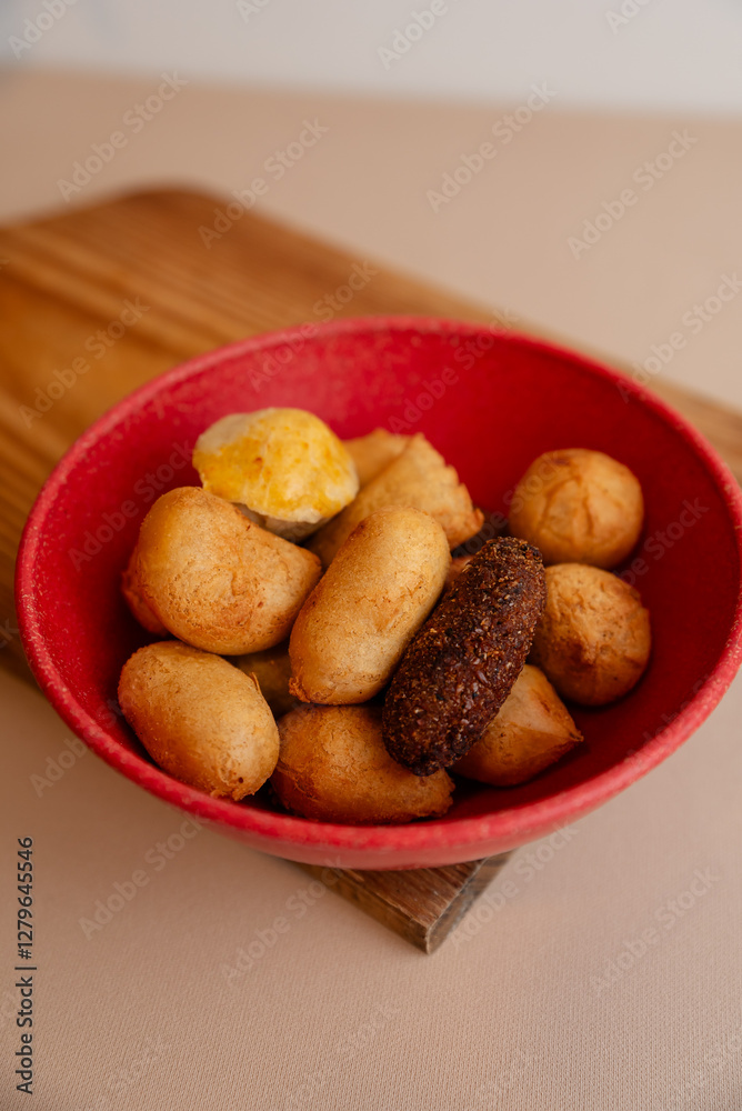 Salgado brasileiro de festa coxinha, empada, hamburguer Salgado brasileiro de festa coxinha, empada, hamburguer