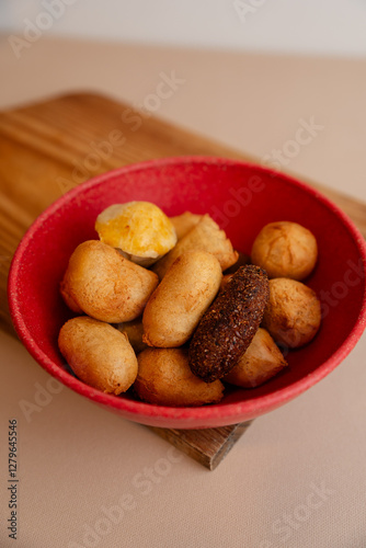 Salgado brasileiro de festa coxinha, empada, hamburguer