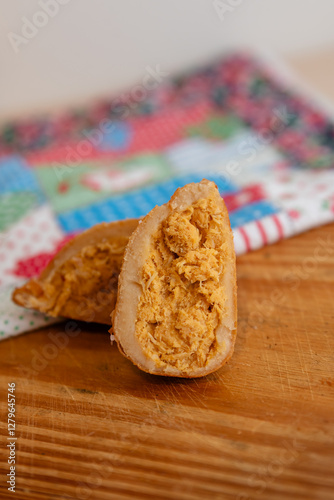 Salgado brasileiro de festa coxinha, empada, hamburguer