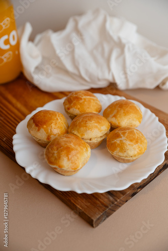 Salgado brasileiro de festa coxinha, empada, hamburguer