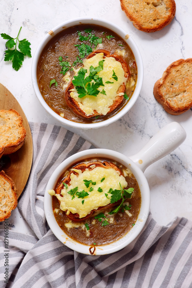 Traditional French Onion Soup with Cheese Croutons.top veiw Traditional French Onion Soup with Cheese Croutons.top veiw