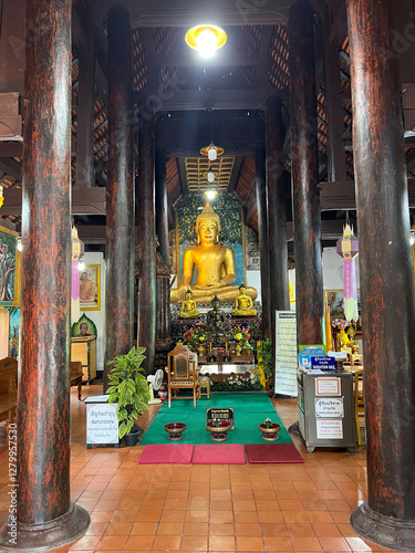 Obraz na płótnie Wat Umongmahatherachan Buddhist temple in Chiang Mai w salonie
