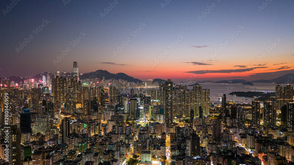 Obraz premium Jan 27 2025 City Skyline During Twilight Overlooking Urban Landscape, Kowloon
