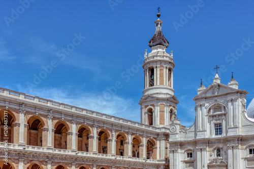 Obraz na płótnie Basilica of the Holy House showcases stunning architecture in Loreto Marche Italy under a clear blue sky w salonie