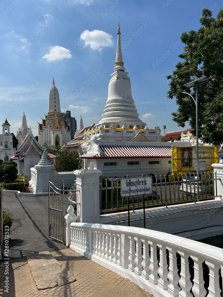 Wat Phitchaya Yatikaram Worawihan buddhist temple
