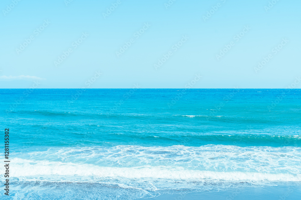 Obraz premium 伊豆の温泉街の美しい海