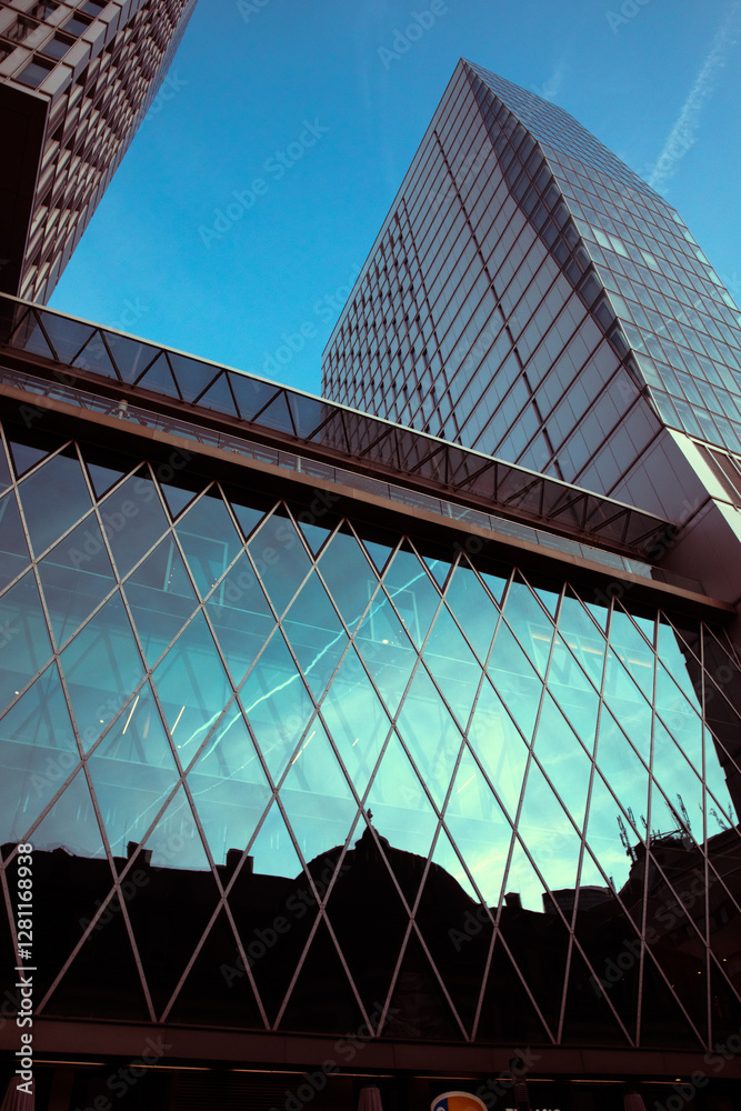 Fototapeta premium Frankfurt Tower side