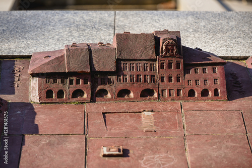 Fototapeta Naklejka Na Ścianę i Meble -  Bielsko Biała, stare zabytkowe kamienice, luty 2025.