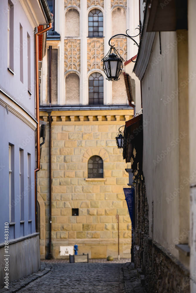 Bielsko Biała, stare zabytkowe kamienice, luty 2025.