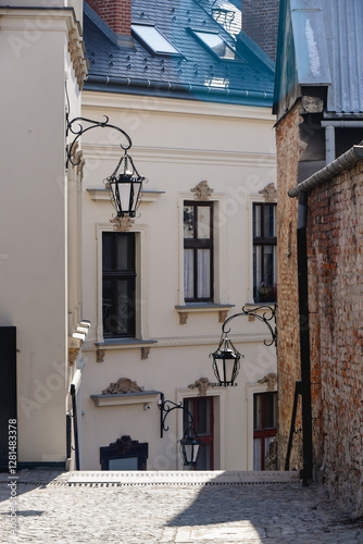 Fototapeta Naklejka Na Ścianę i Meble -  Bielsko Biała, stare zabytkowe kamienice, luty 2025.