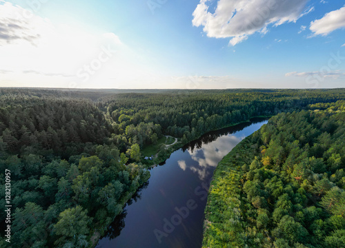 Konstfotografi drone photo of the Gauja River in Gauja National Park, taken from a bird's-eye v