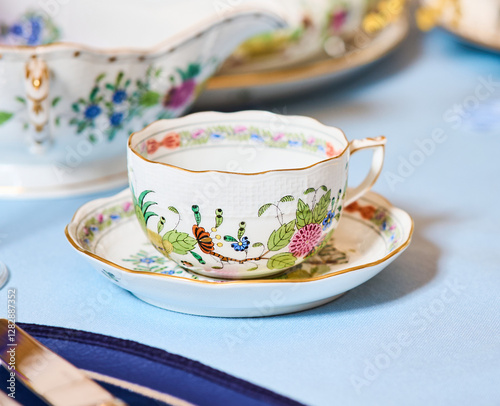 Obraz na płótnie Vintage bicentennial porcelain in excellent condition with handmade spring flowers. Magnificent spring setting Herend w salonie
