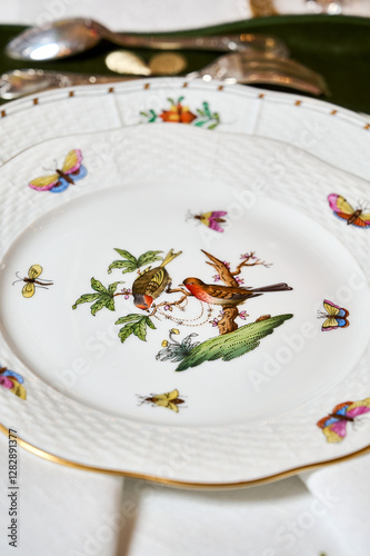 Obraz na płótnie Fine vintage Rothschild Bird porcelain for true connoisseurs and royalty. The finest hand-painted forforework. Magnificent setting using unique textiles and fresh flowers. This service will not leave w salonie
